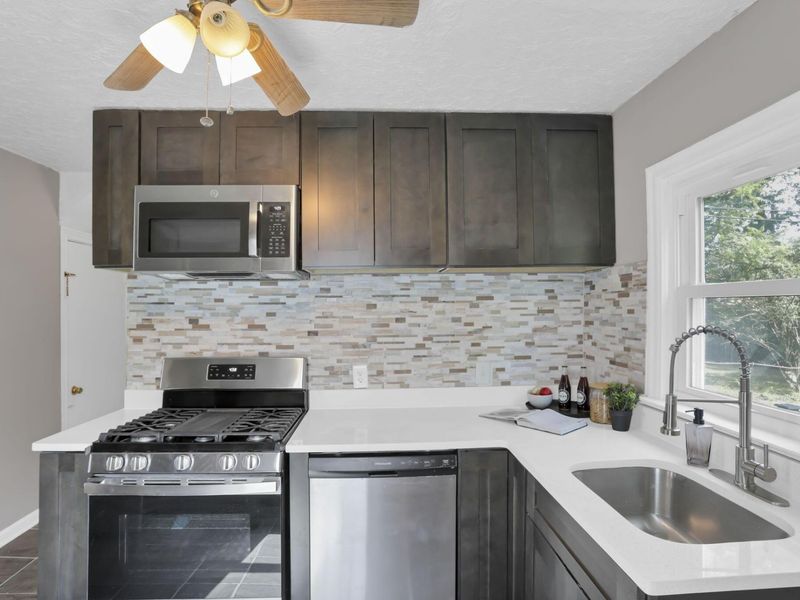 2223 Delavan Drive, Columbus, OH 43219 Photo 19