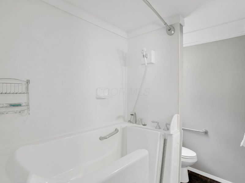 2223 Delavan Drive, Columbus, OH 43219 Photo 23