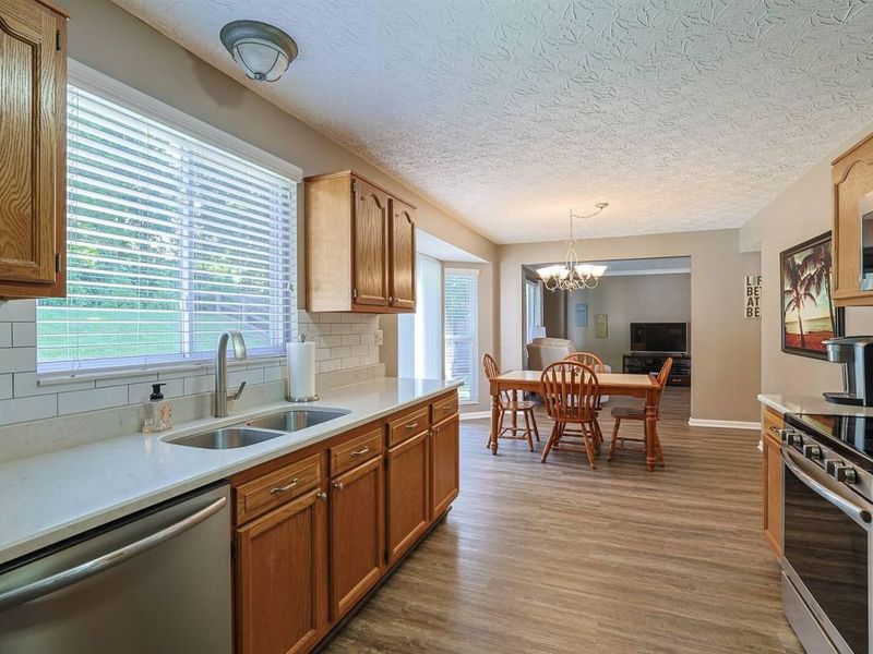 10420 Blacksmith Place, Florence, KY 41042 Photo 12