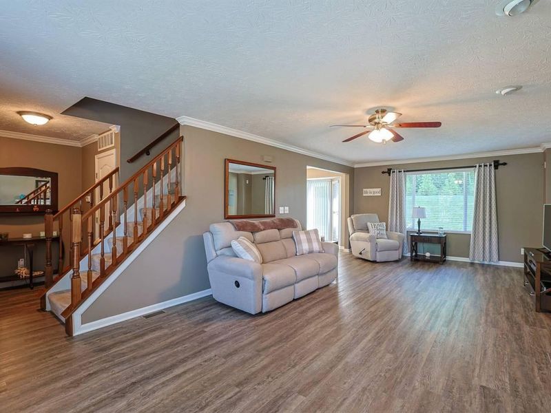 10420 Blacksmith Place, Florence, KY 41042 Photo 9