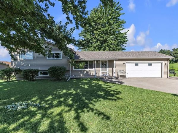 5702 S 18th Street, St Joseph, MO 64504