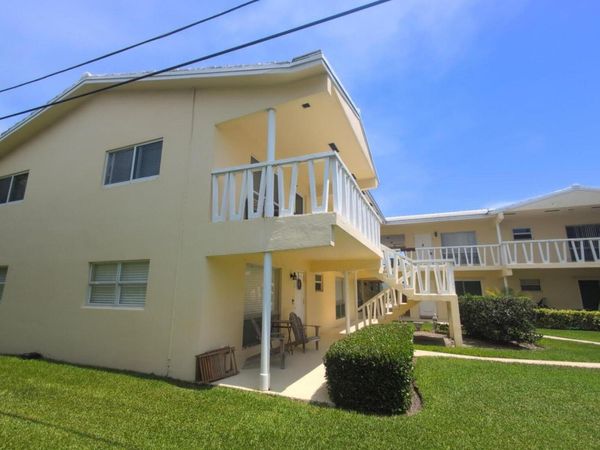 2755 NE 28th Avenue, Unit F1, Lighthouse Point, FL 33064