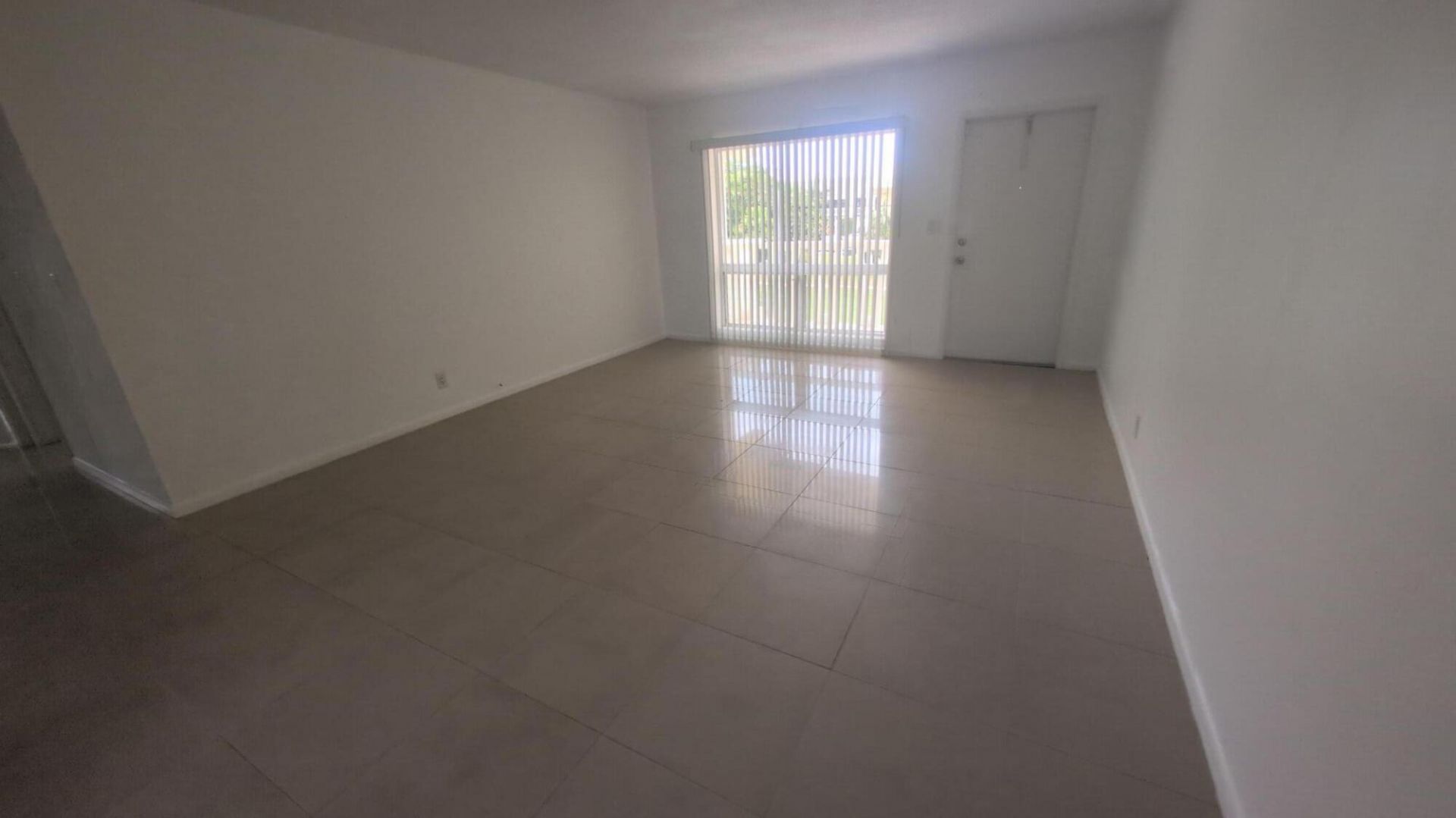 2755 NE 28th Avenue, Unit F1, Lighthouse Point, FL 33064 Photo
