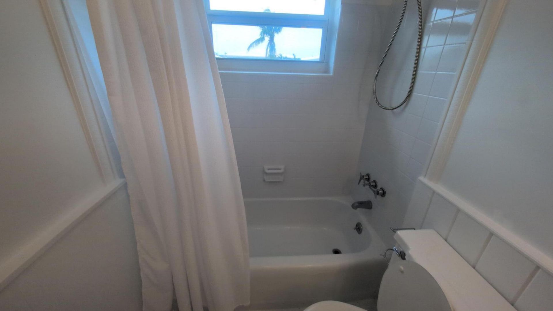2755 NE 28th Avenue, Unit F1, Lighthouse Point, FL 33064 Photo
