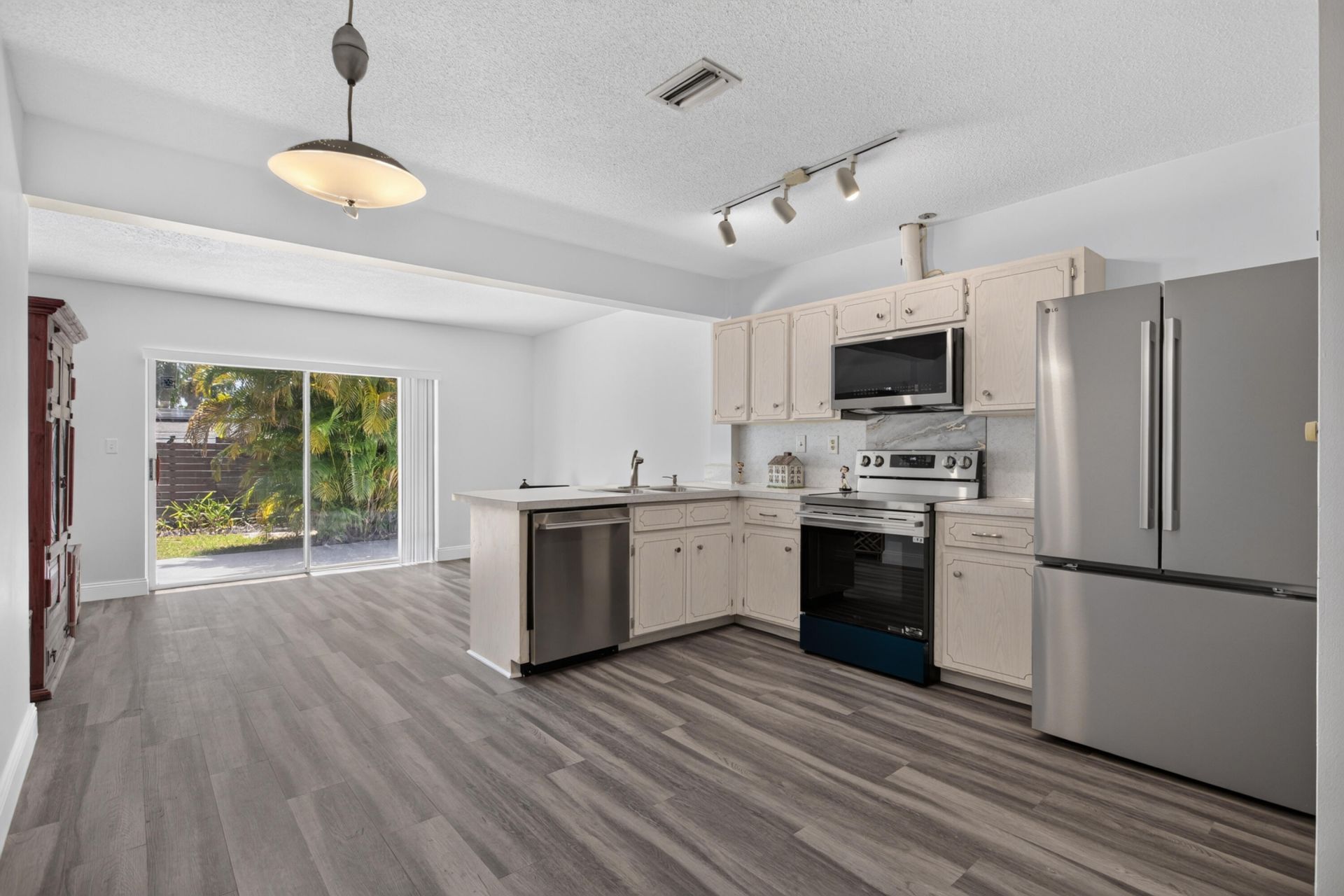 860-870 NE 23rd Avenue, Unit 1-2, Pompano Beach, FL 33062 Photo