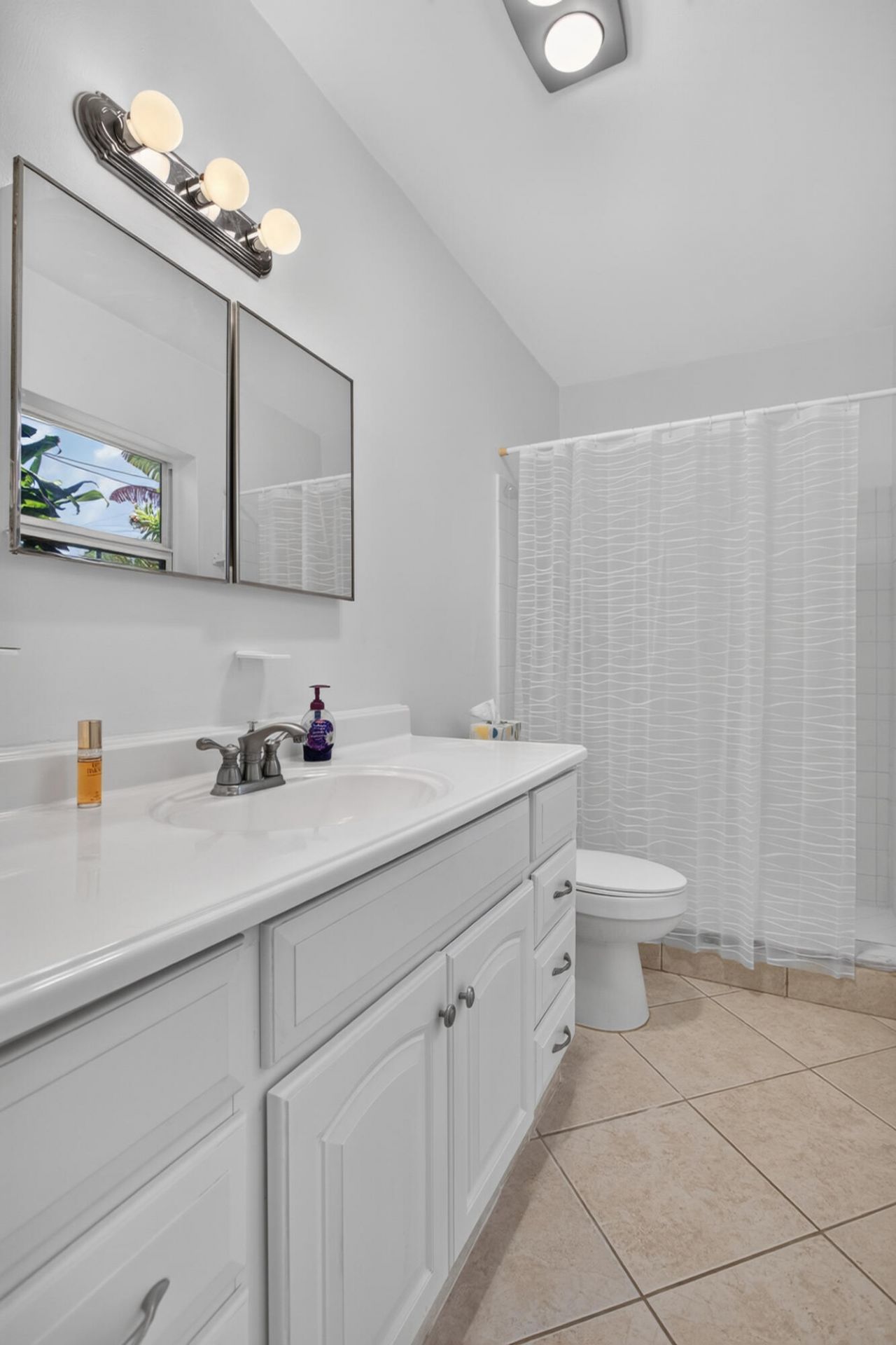 860-870 NE 23rd Avenue, Unit 1-2, Pompano Beach, FL 33062 Photo