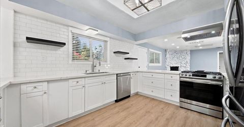 7171 Westmoreland Way, Sacramento, CA 95831 Photo