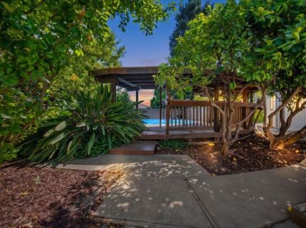 7171 Westmoreland Way, Sacramento, CA 95831 Photo