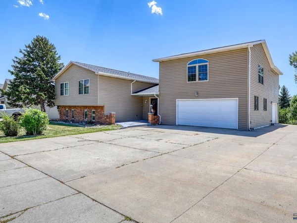 303 E CENTENNIAL, Rapid City, SD 57701