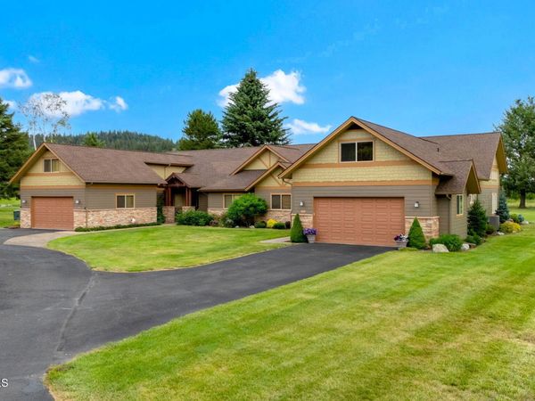 85 Bellflower CT, Blanchard, ID 83804