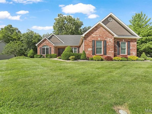 21 Foxmoor Drive, Maryville, IL 62062