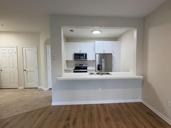 7990 BAYMEADOWS Road E, Unit 1111, Jacksonville, FL 32256