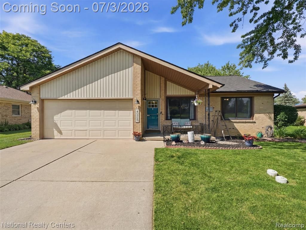 40368 Village Wood Road, Novi, MI 48375 Main Photo