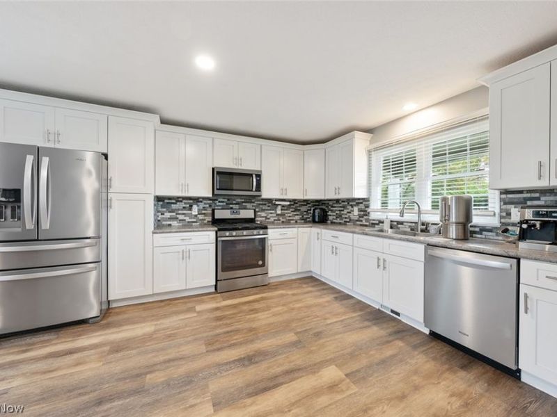 38524 Terrell Drive, North Ridgeville, OH 44039 Photo 5