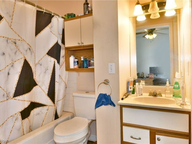 906 Elizabeth Court, Cuyahoga Falls, OH 44221 Photo 18