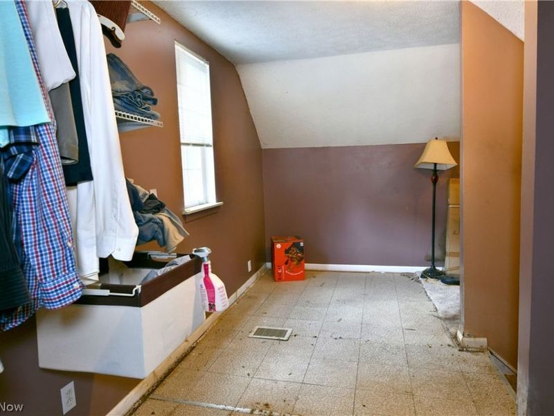 906 Elizabeth Court, Cuyahoga Falls, OH 44221 Photo 22