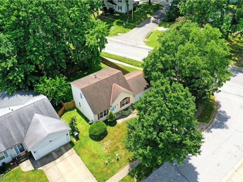 906 Elizabeth Court, Cuyahoga Falls, OH 44221 Photo 5