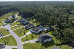 421 Bowstring Drive photo 4