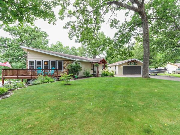 918 S MAIN STREET, Waupaca, WI 54981