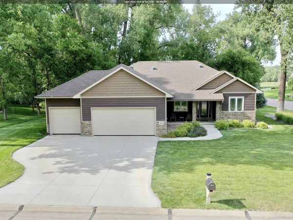 875 E Sawgrass Trail, Dakota Dunes, SD 57049