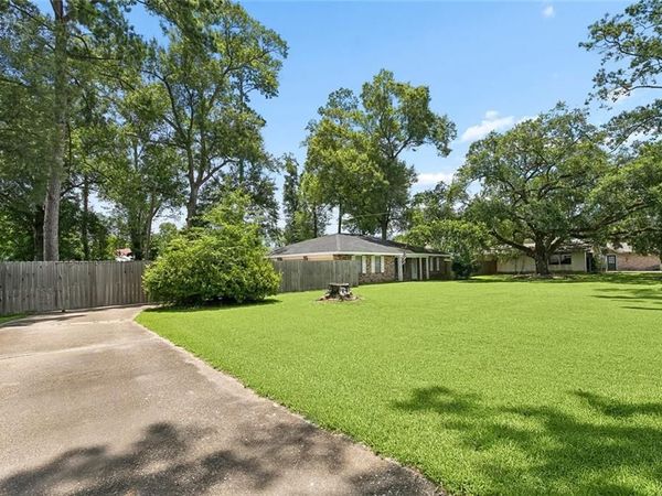 130 BEECHWOOD Drive, Ponchatoula, LA 70454