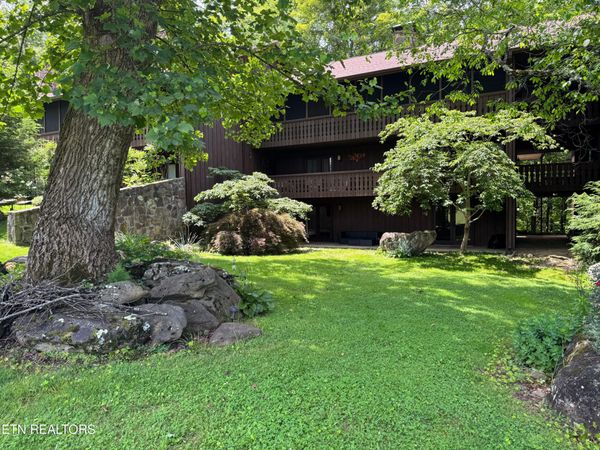 3815 E Parkway Pkwy, Gatlinburg, TN 37738