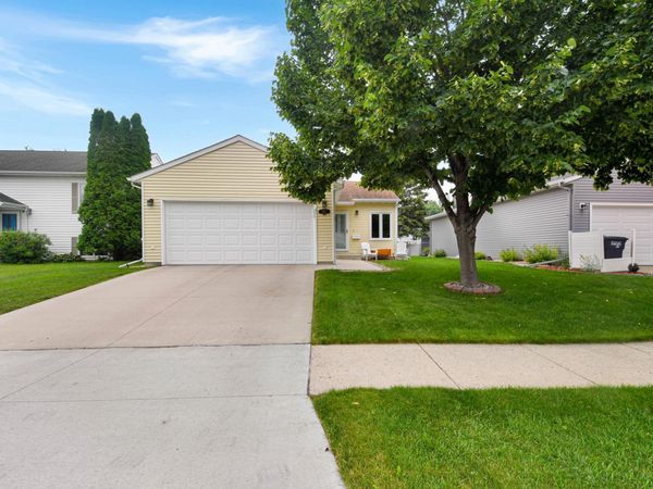 1510 28th Avenue S, Fargo, ND 58103