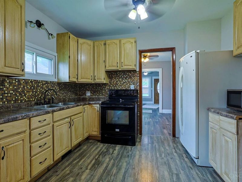 1613 Oberon Drive, Middletown, OH 45042 Photo 14