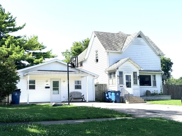411 W Washington Street , Hoopeston, IL 60942