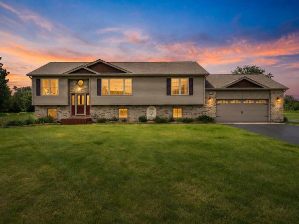 647 W 1100 N, Wheatfield, IN 46392