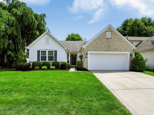 6517 Sussex Drive, Zionsville, IN 46077