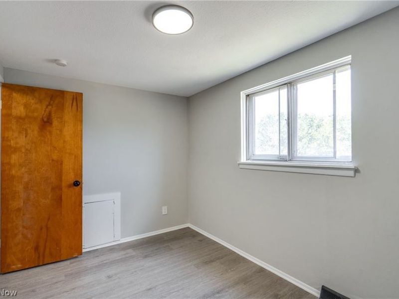 4436 E 158th Street, Cleveland, OH 44128 Photo 16