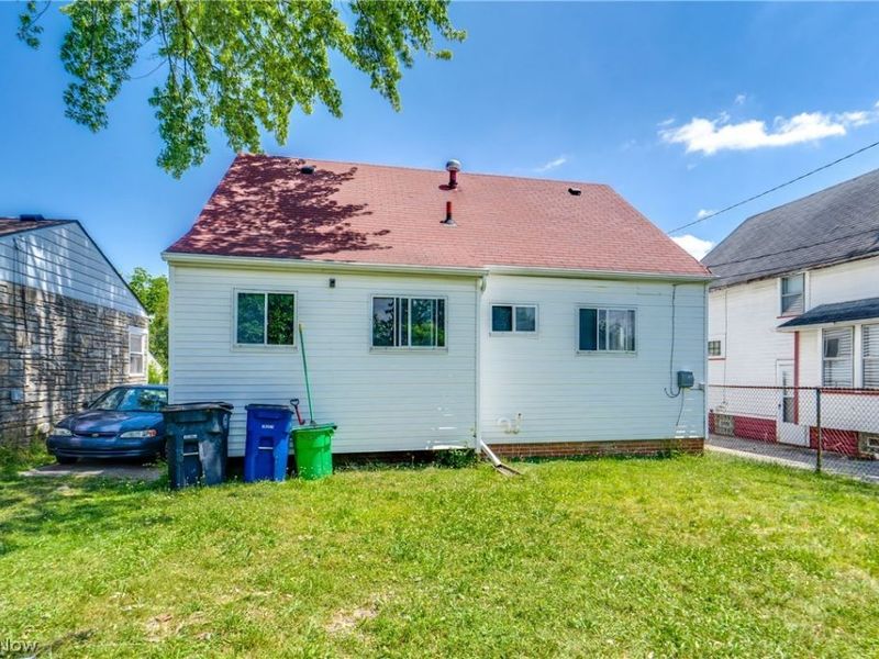 4436 E 158th Street, Cleveland, OH 44128 Photo 2