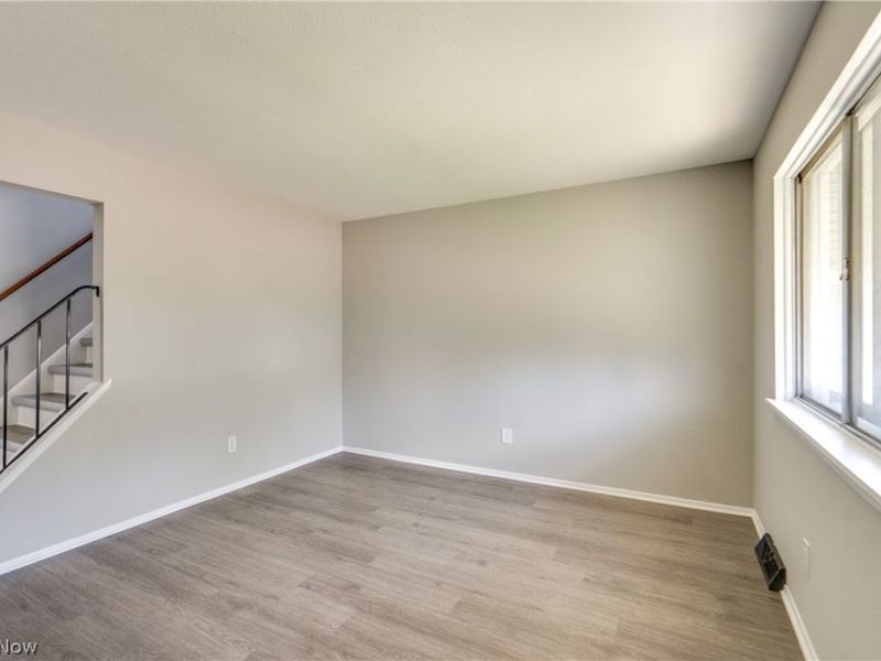 4436 E 158th Street, Cleveland, OH 44128 Photo 7