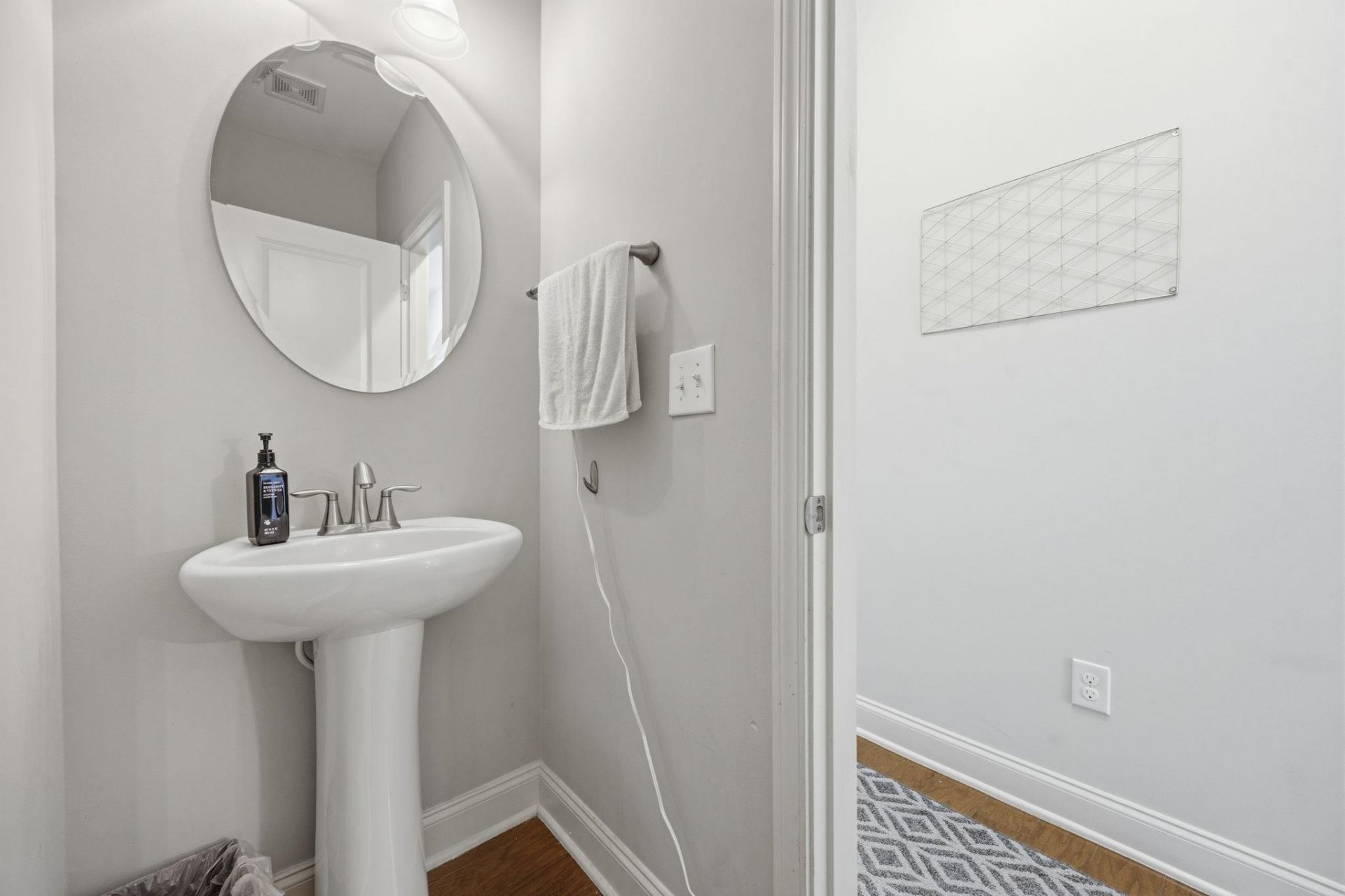 1125 Wyatt Ln. Photo 10
