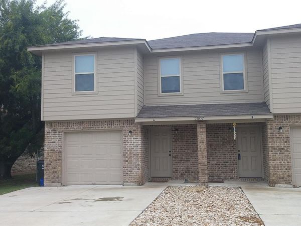 2507 Oak LN, Georgetown, TX 78628