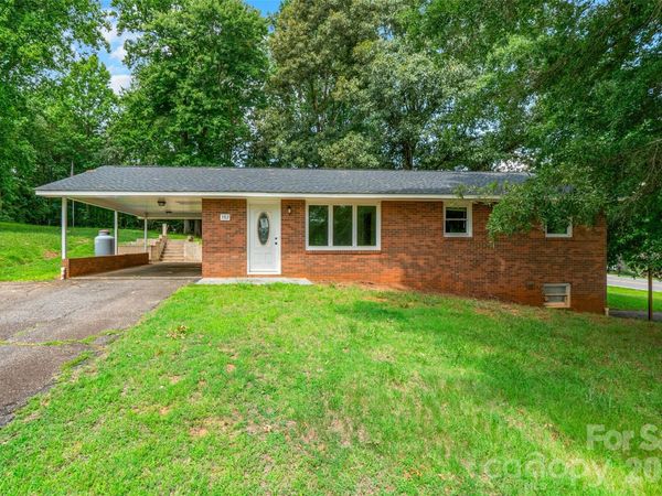 382 Wildwood Circle, Taylorsville, NC 28681