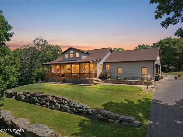 147 Minkon Drive, Cresco, PA 18326