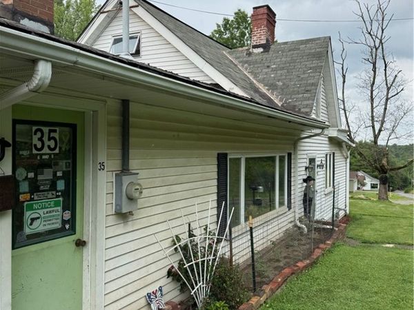 35 Tunnel St , West Alexander, PA 15376