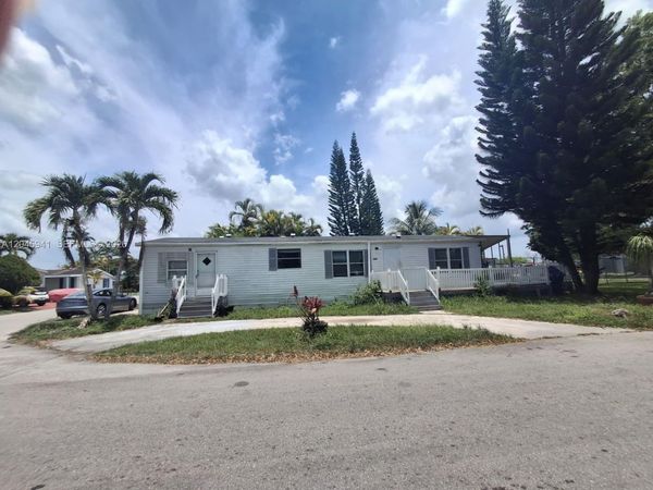 19800 SW 180 Ave , Miami, FL 33187