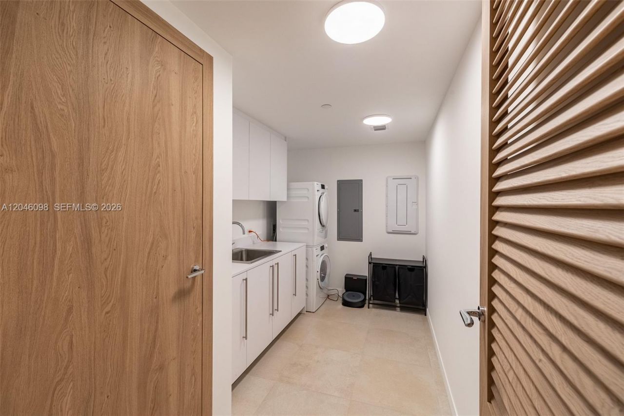 1135 103rd St , Unit 405, Bay Harbor Islands, FL 33154 Photo