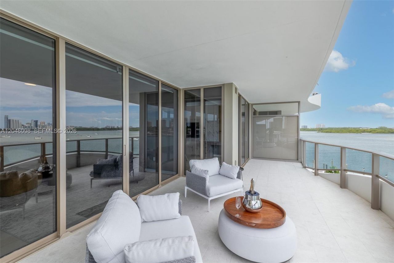 1135 103rd St , Unit 405, Bay Harbor Islands, FL 33154 Photo