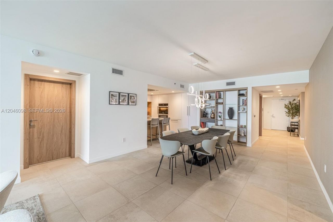 1135 103rd St , Unit 405, Bay Harbor Islands, FL 33154 Photo
