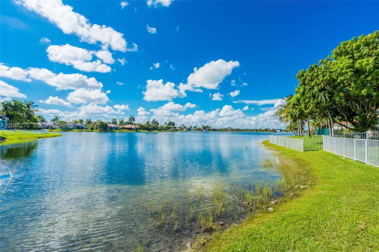 4135 SW 186th Way, Miramar, FL 33029 Photo