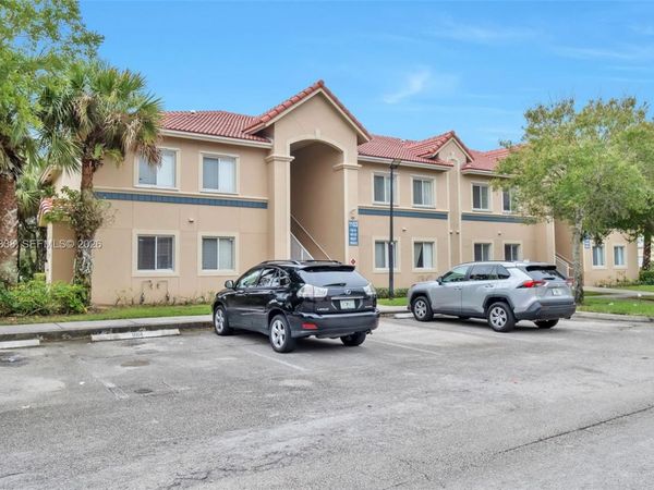 1103 Golden Lakes Blvd, Unit 1013, West Palm Beach, FL 33411