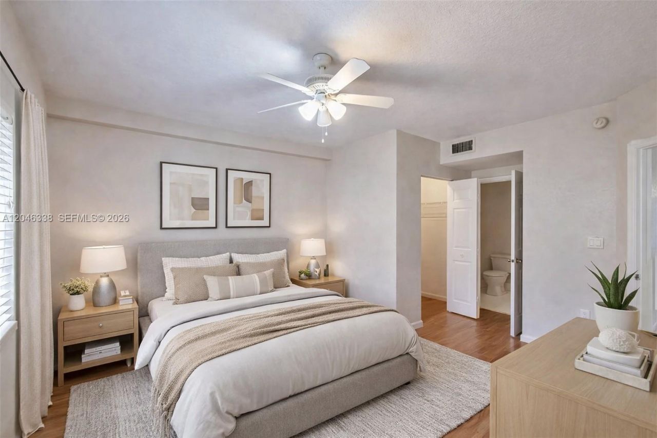 1103 Golden Lakes Blvd, Unit 1013, West Palm Beach, FL 33411 Photo