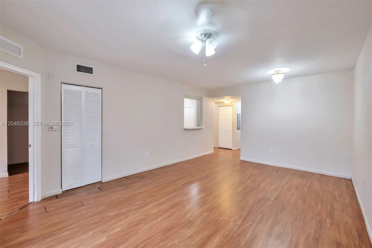 1103 Golden Lakes Blvd, Unit 1013, West Palm Beach, FL 33411 Photo