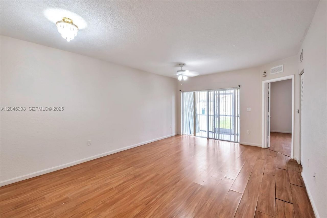 1103 Golden Lakes Blvd, Unit 1013, West Palm Beach, FL 33411 Photo