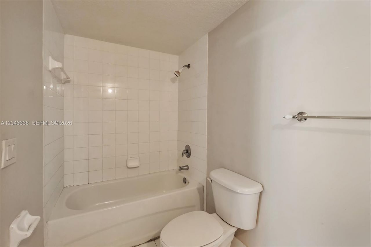 1103 Golden Lakes Blvd, Unit 1013, West Palm Beach, FL 33411 Photo