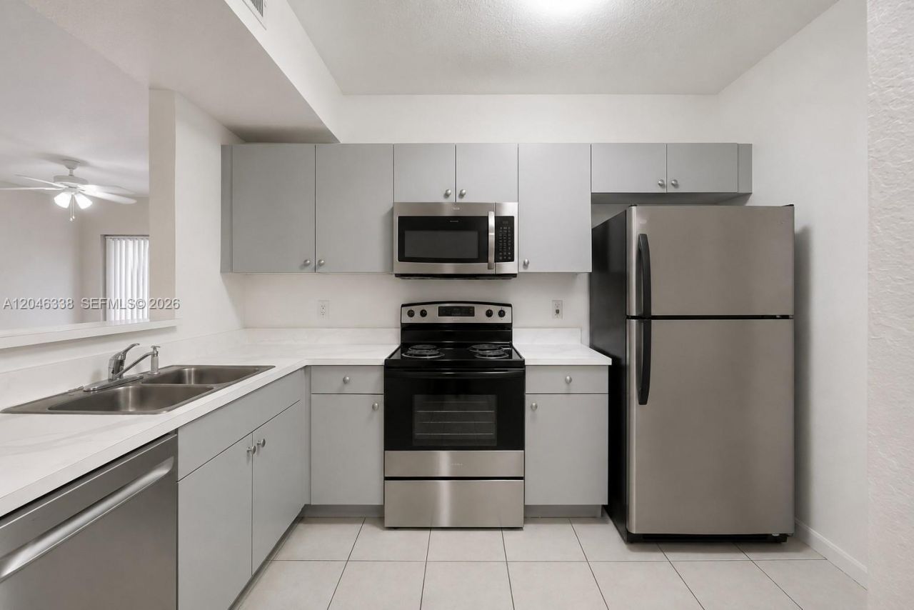 1103 Golden Lakes Blvd, Unit 1013, West Palm Beach, FL 33411 Photo